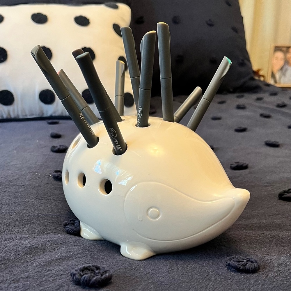🎉HP!!🎉 Ceramic Hedgehog Pen/Pencil Holder